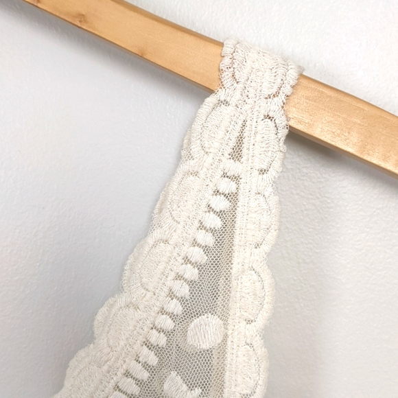 LOVE TREE | Ivory Sleeveless Blouse Tank Top | Size Medium - Picture 11 of 15